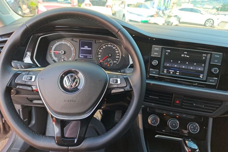 Used Volkswagen Sagitar 2020 280TSI DSG Comfort Version China VI Standard Center Console