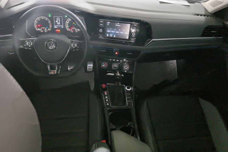 Used Volkswagen Sagitar 2020 280TSI DSG Comfort Version China VI Standard Center Console