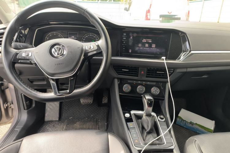 Used Volkswagen Sagitar 2020 280TSI DSG Comfort Version China VI Standard Center Console