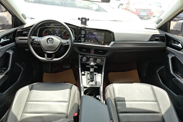 Used Volkswagen Sagitar 2020 280TSI DSG Comfort Version China VI Standard Center Console