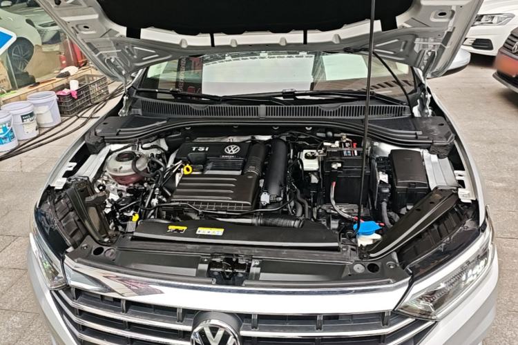 Used Volkswagen Sagitar 2020 280TSI DSG Comfort Version China VI Standard Engine Bay
