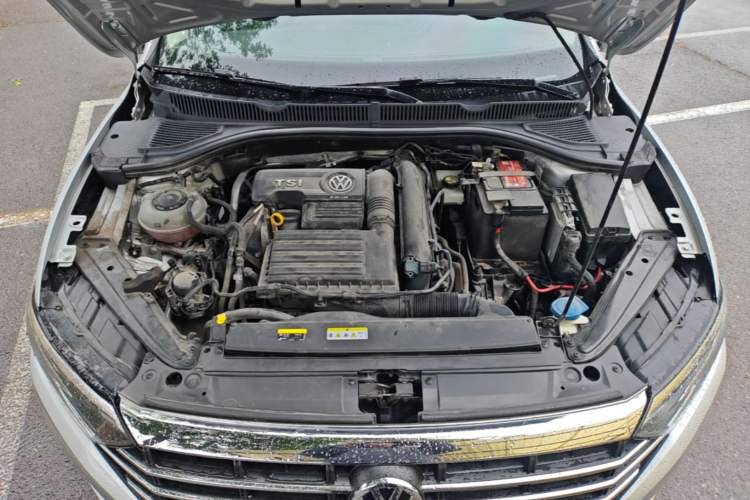 Used Volkswagen Sagitar 2020 280TSI DSG Comfort Version China VI Standard Engine Bay