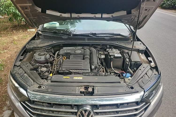 Used Volkswagen Sagitar 2020 280TSI DSG Comfort Version China VI Standard Engine Bay