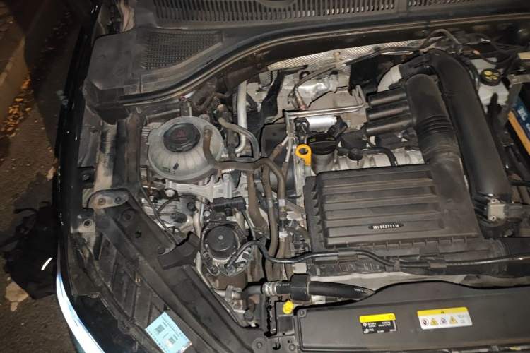 Used Volkswagen Sagitar 2020 200TSI DSG Comfort Version China VI Standard Engine Bay Right