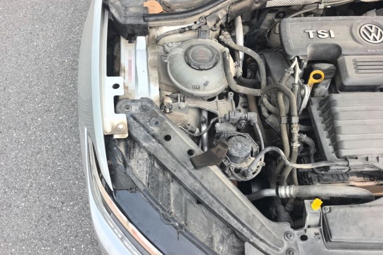 Used Volkswagen Sagitar 2020 280TSI DSG Comfort Version China VI Standard Engine Bay Right