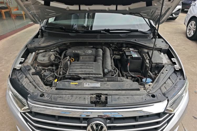 Used Volkswagen Sagitar 2020 280TSI DSG Comfort Version China VI Standard Engine Bay