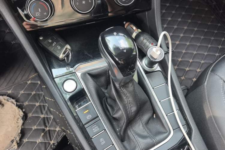 Used Volkswagen Sagitar 2020 280TSI DSG Comfort Version China VI Standard Gear Lever