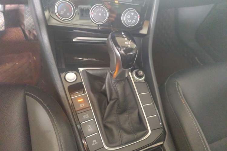Used Volkswagen Sagitar 2020 280TSI DSG Comfort Version China VI Standard Gear Lever