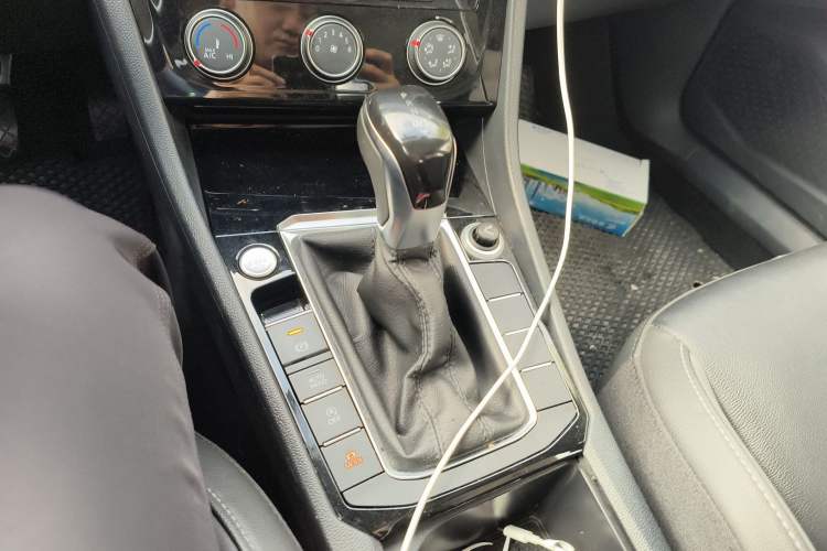 Used Volkswagen Sagitar 2020 280TSI DSG Comfort Version China VI Standard Gear Lever