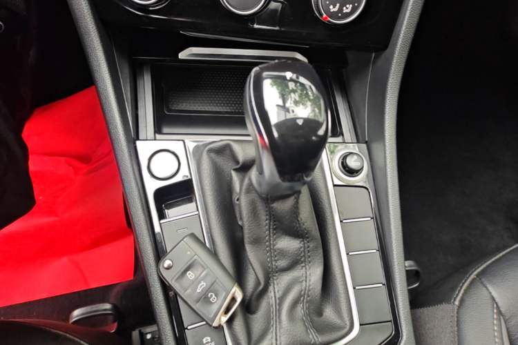 Used Volkswagen Sagitar 2020 280TSI DSG Comfort Version China VI Standard Gear Lever