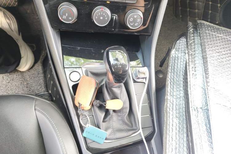 Used Volkswagen Sagitar 2020 280TSI DSG Comfort Version China VI Standard Gear Lever