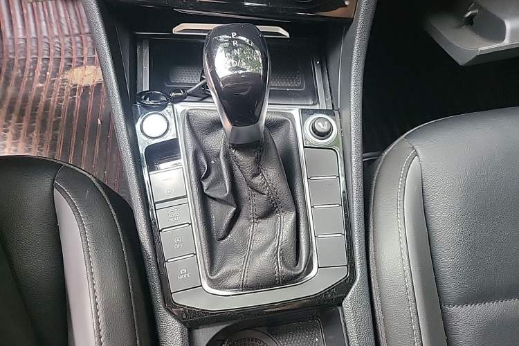 Used Volkswagen Sagitar 2020 280TSI DSG Comfort Version China VI Standard Gear Lever