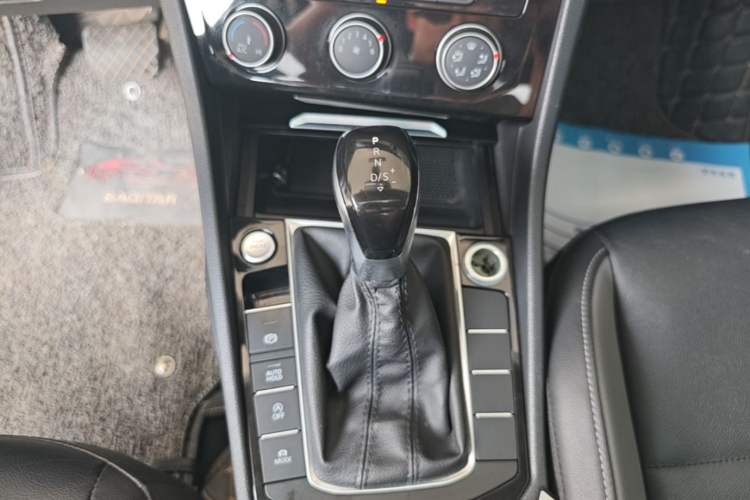 Used Volkswagen Sagitar 2020 280TSI DSG Comfort Version China VI Standard Gear Lever