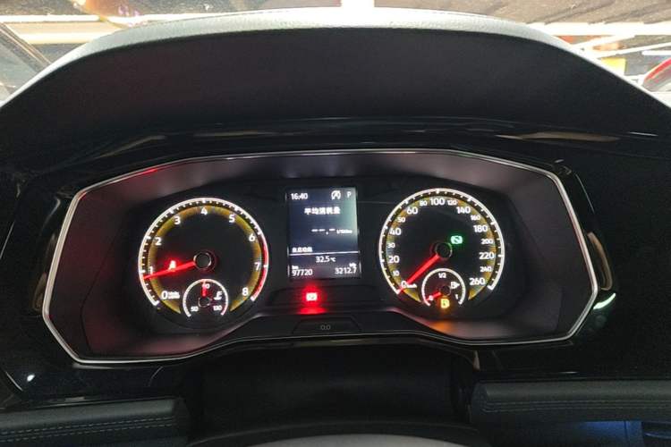 Used Volkswagen Sagitar 2020 200TSI DSG Comfort Version China VI Standard Instrument Cluster