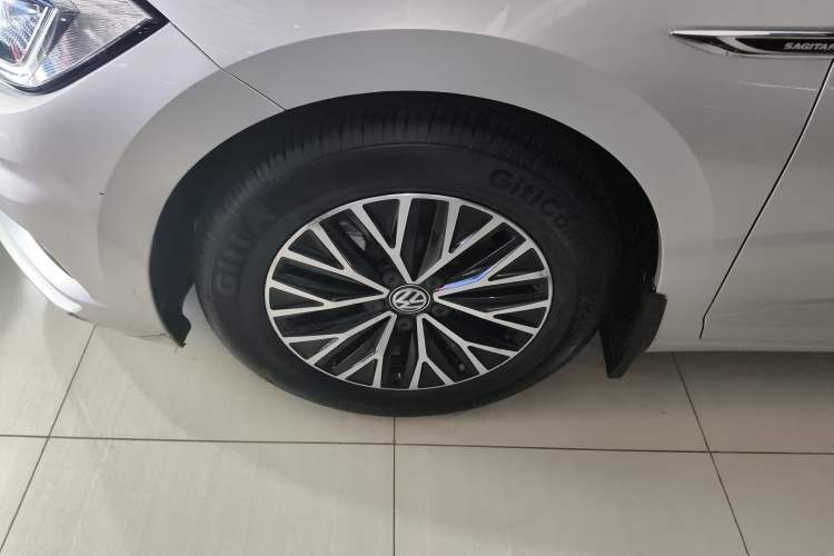 Used Volkswagen Sagitar 2020 280TSI DSG Comfort Version China VI Standard Left Front Wheel Hub