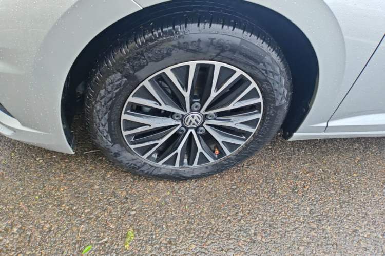 Used Volkswagen Sagitar 2020 280TSI DSG Comfort Version China VI Standard Left Front Wheel Hub
