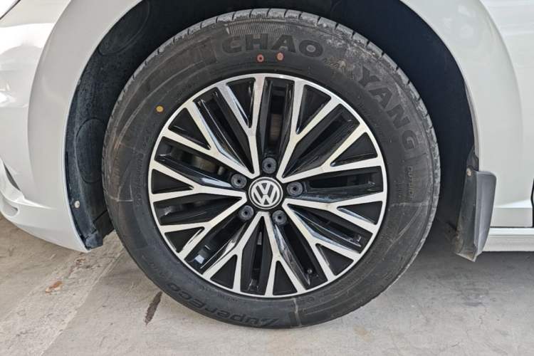 Used Volkswagen Sagitar 2020 280TSI DSG Comfort Version China VI Standard Left Front Wheel Hub