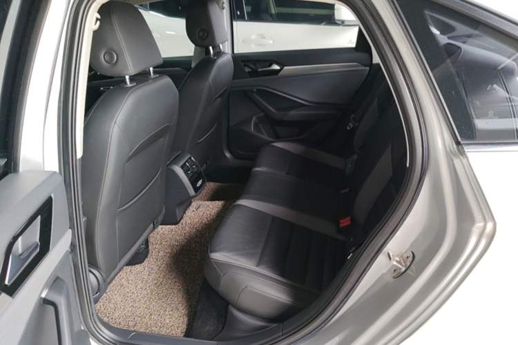 Used Volkswagen Sagitar 2020 280TSI DSG Comfort Version China VI Standard Left Rear Seat