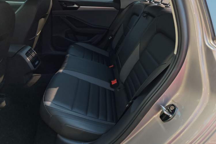 Used Volkswagen Sagitar 2020 280TSI DSG Comfort Version China VI Standard Left Rear Seat