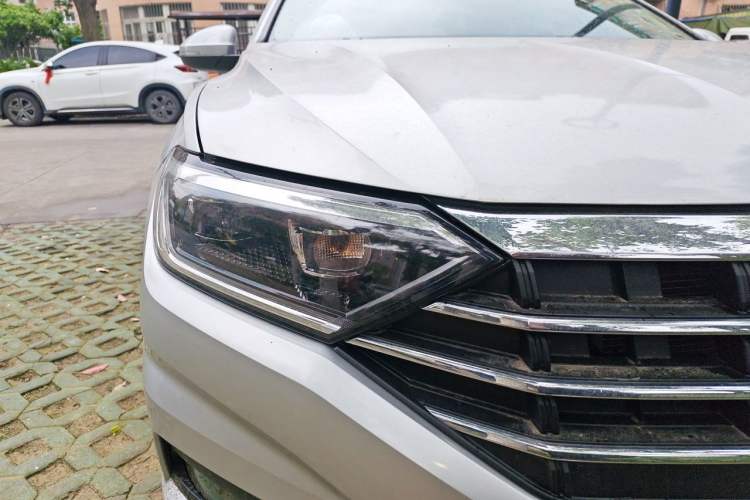 Used Volkswagen Sagitar 2020 280TSI DSG Comfort Version China VI Standard Right Front Headlight