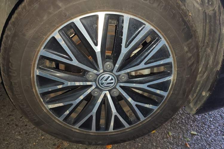Used Volkswagen Sagitar 2020 200TSI DSG Comfort Version China VI Standard Right Front Wheel Hub