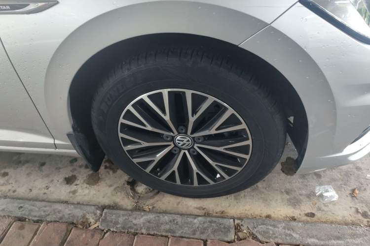 Used Volkswagen Sagitar 2020 280TSI DSG Comfort Version China VI Standard Right Front Wheel Hub