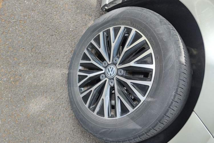 Used Volkswagen Sagitar 2020 280TSI DSG Comfort Version China VI Standard Right Front Wheel Hub