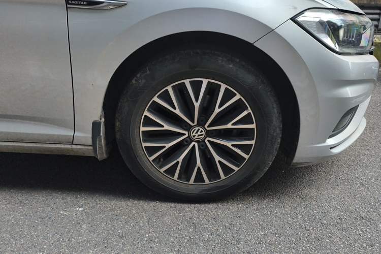 Used Volkswagen Sagitar 2020 280TSI DSG Comfort Version China V Standard Right Front Wheel Hub