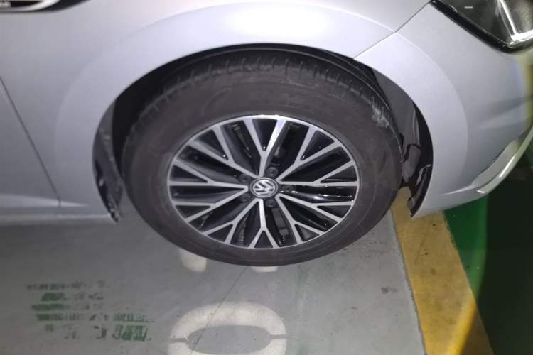 Used Volkswagen Sagitar 2020 280TSI DSG Comfort Version China VI Standard Right Front Wheel Hub