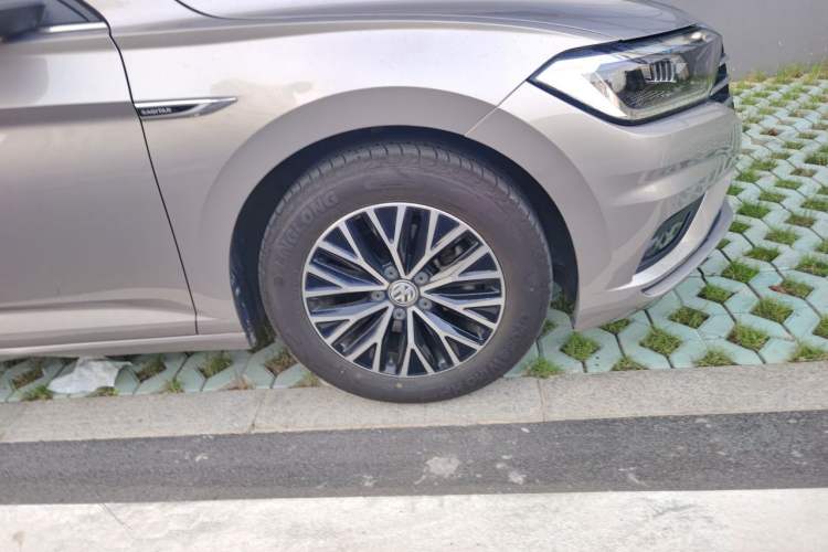 Used Volkswagen Sagitar 2020 280TSI DSG Comfort Version China VI Standard Right Front Wheel Hub