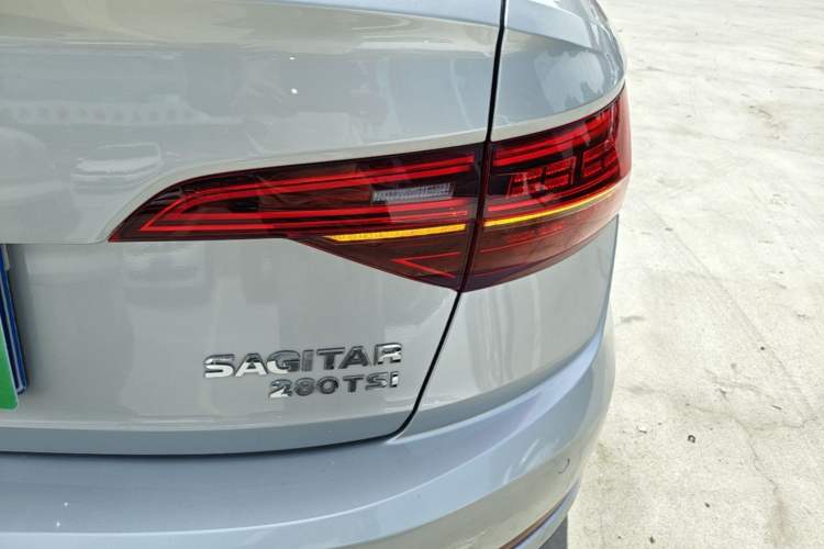 Used Volkswagen Sagitar 2020 280TSI DSG Comfort Version China VI Standard Right Rear Taillight