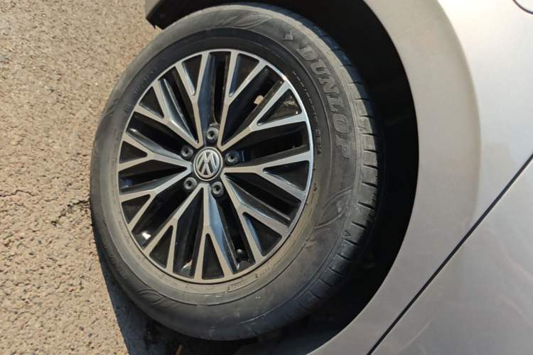Used Volkswagen Sagitar 2020 280TSI DSG Comfort Version China VI Standard Right Rear Wheel Hub