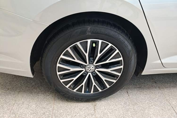 Used Volkswagen Sagitar 2020 280TSI DSG Comfort Version China VI Standard Right Rear Wheel Hub