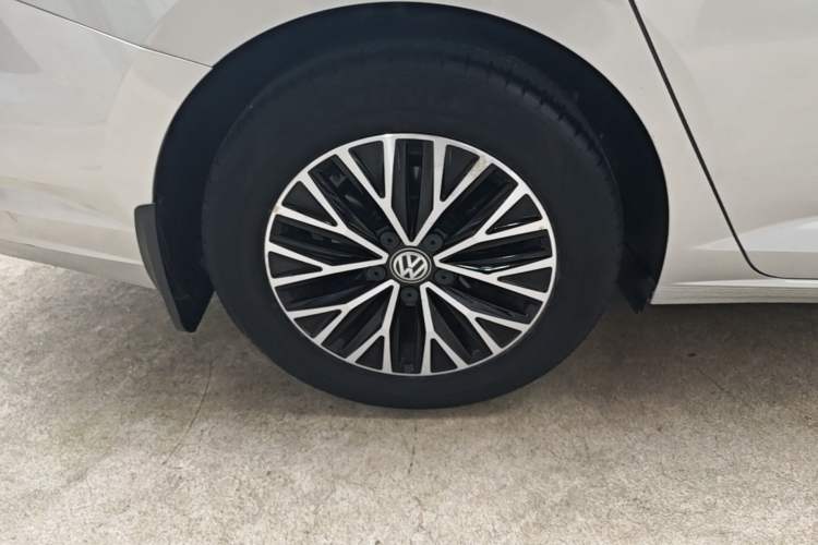 Used Volkswagen Sagitar 2020 280TSI DSG Comfort Version China VI Standard Right Rear Wheel Hub