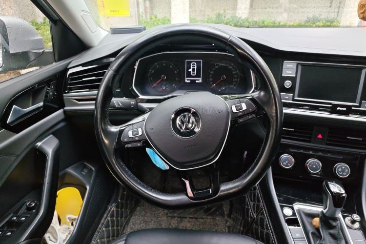 Used Volkswagen Sagitar 2020 280TSI DSG Comfort Version China VI Standard Steering Wheel