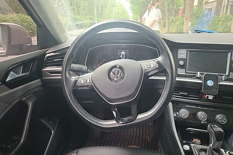 Used Volkswagen Sagitar 2020 280TSI DSG Comfort Version China VI Standard Steering Wheel