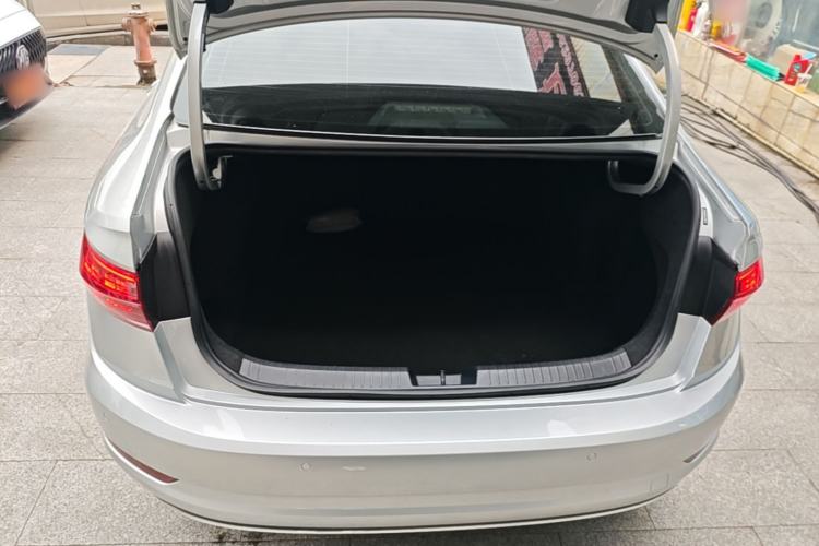 Used Volkswagen Sagitar 2020 280TSI DSG Comfort Version China VI Standard Trunk