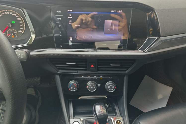 Used Volkswagen Sagitar 2020 280TSI DSG Comfort Version China VI Standard Audio And AC Panel