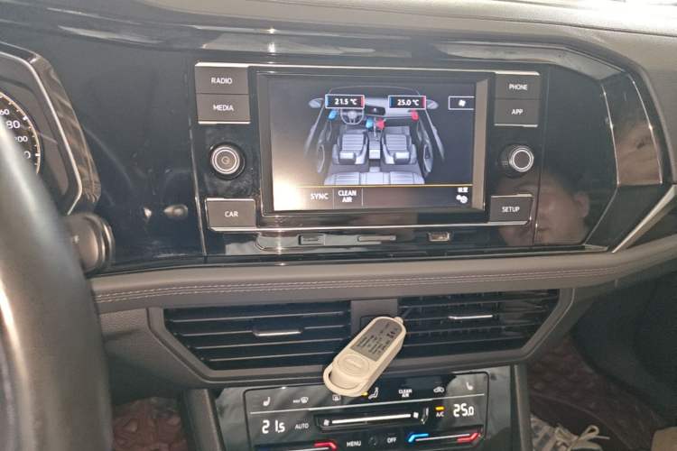 Used Volkswagen Sagitar 2020 280TSI DSG Luxury Version China VI Standard Audio And AC Panel