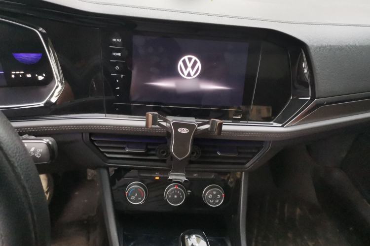 Used Volkswagen Sagitar 2020 280TSI DSG Comfort Version China V Standard Audio And AC Panel