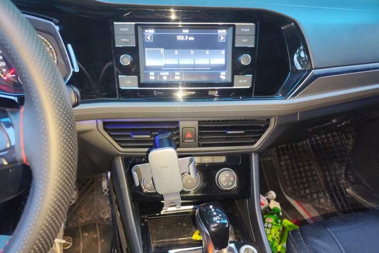 Used Volkswagen Sagitar 2020 200TSI DSG Comfort Version China VI Standard Audio And AC Panel