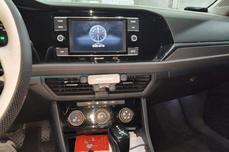 Used Volkswagen Sagitar 2020 280TSI DSG Comfort Version China VI Standard Audio And AC Panel