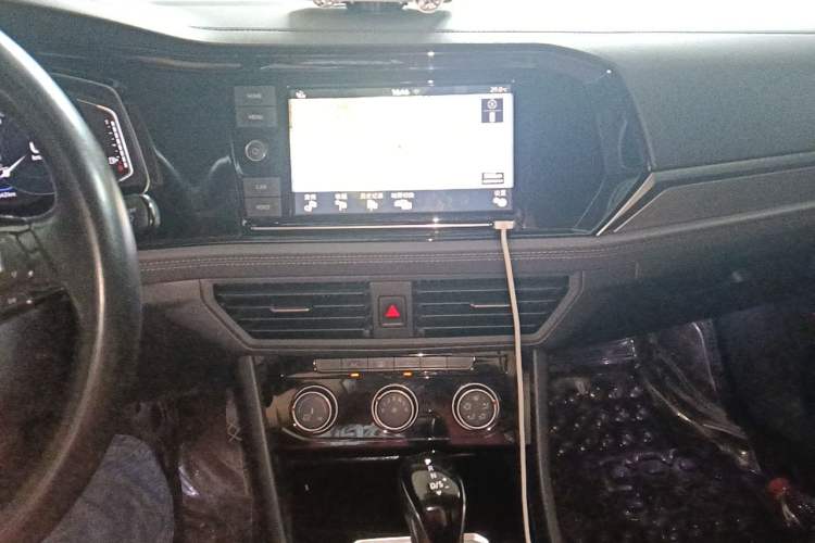 Used Volkswagen Sagitar 2020 200TSI DSG Comfort Version China VI Standard Audio And AC Panel