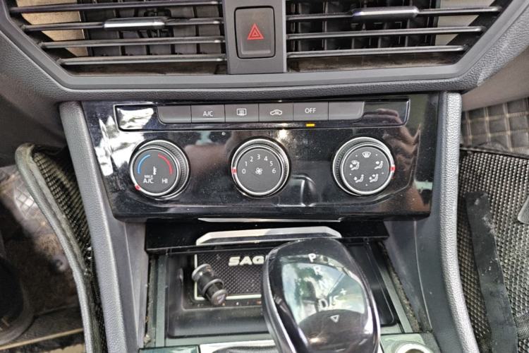 Used Volkswagen Sagitar 2020 280TSI DSG Comfort Version China VI Standard Audio And AC Panel