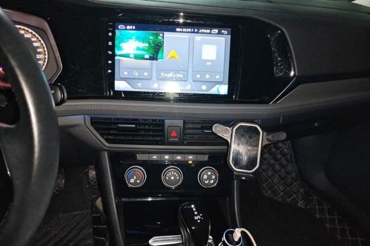 Used Volkswagen Sagitar 2020 200TSI DSG Comfort Version China VI Standard Audio And AC Panel