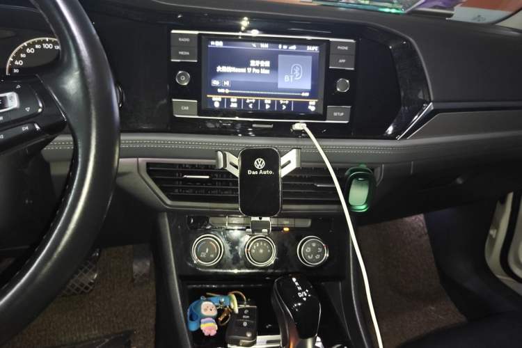 Used Volkswagen Sagitar 2020 280TSI DSG Comfort Version China VI Standard Audio And AC Panel