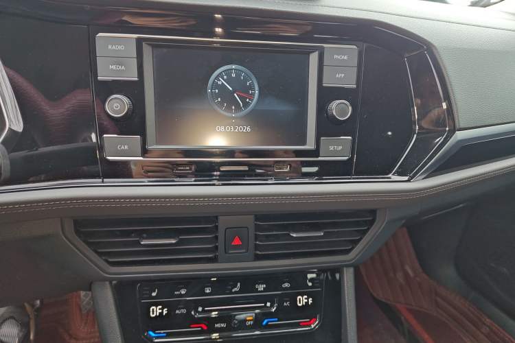Used Volkswagen Sagitar 2020 280TSI DSG Luxury Version China VI Standard Audio And AC Panel