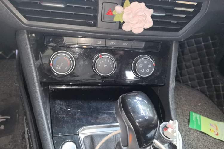 Used Volkswagen Sagitar 2020 280TSI DSG Comfort Version China VI Standard Audio And AC Panel