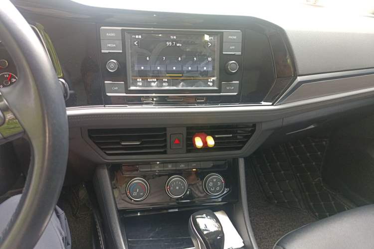 Used Volkswagen Sagitar 2020 280TSI DSG Comfort Version China VI Standard Audio And AC Panel