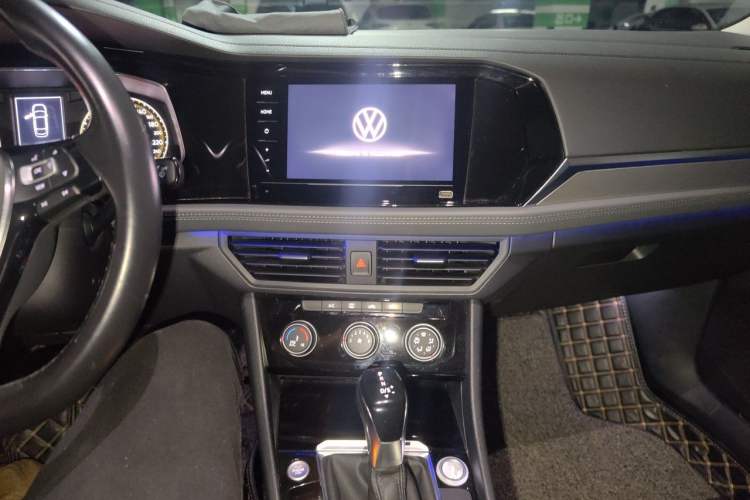 Used Volkswagen Sagitar 2020 280TSI DSG Comfort Version China VI Standard Audio And AC Panel